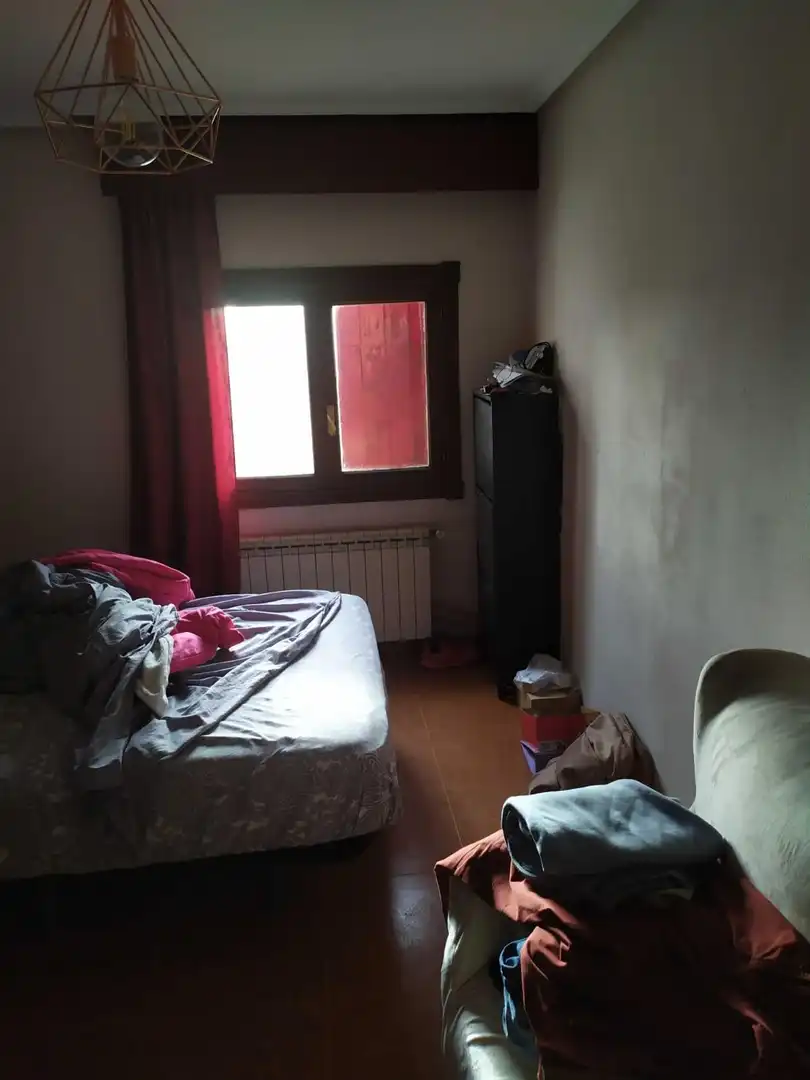 Habitación de Casa o chalet en venta en Pozuelo del Páramo con Calefacción, Terraza y Amueblado