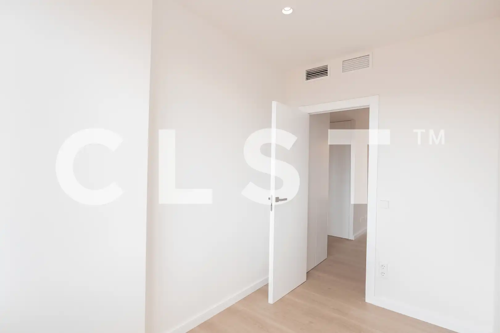 Attic for rent in Carrer de Ballester, El Putget i el Farró