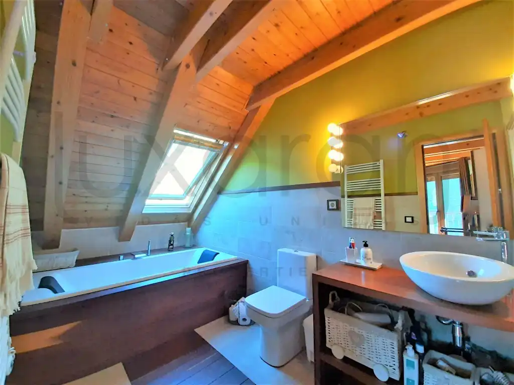 Bathroom of Houses for sale in Es Bòrdes