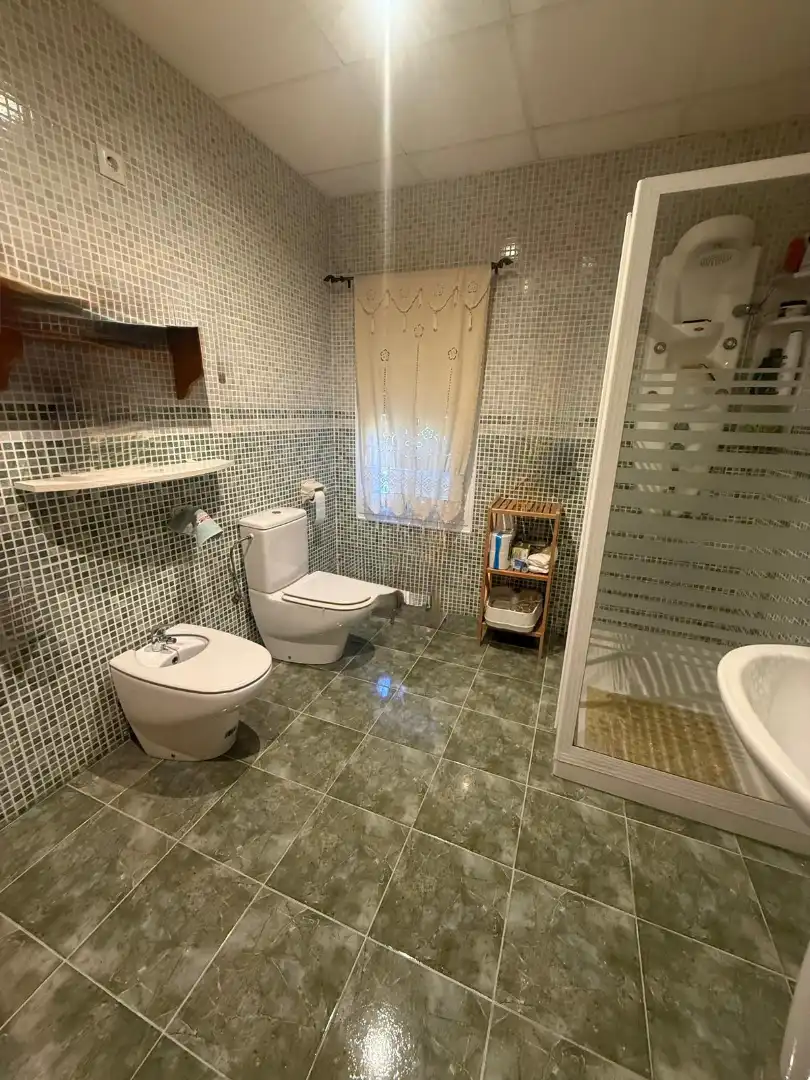 Baño de Casa o chalet en venta en Los Pozuelos de Calatrava   con Aire acondicionado, Calefacción y Jardín privado