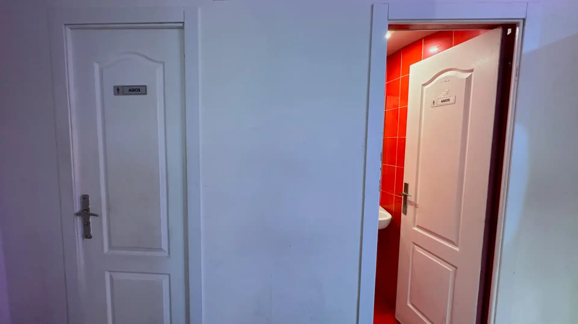 Baño de Local en traspaso en San Cristóbal de la Laguna con Aire acondicionado, Terraza y Amueblado