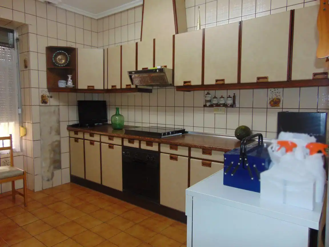 Cuina de Casa o xalet en venda en Valdepeñas amb Calefacció, Terrassa i Traster