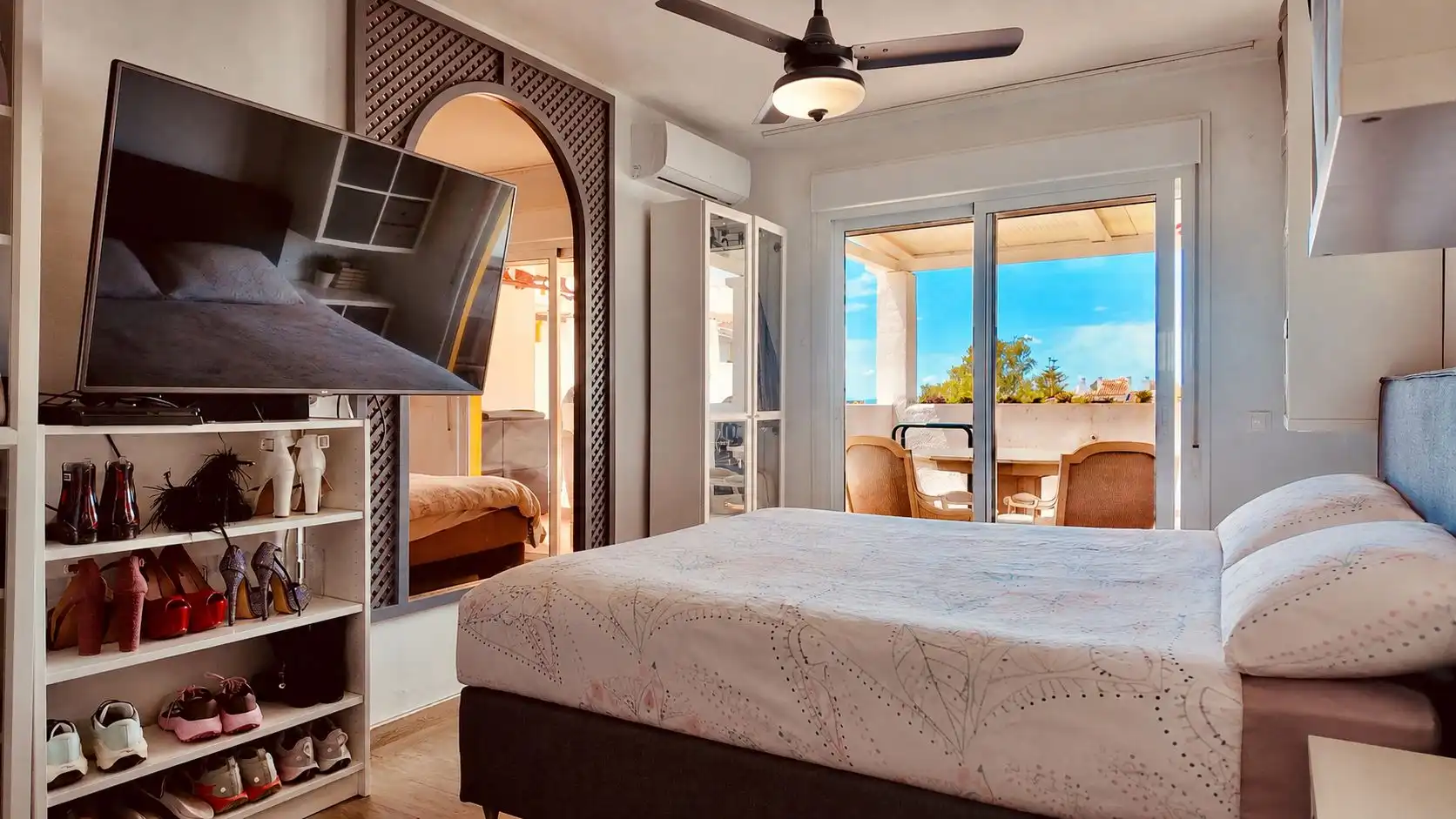 Habitación de Ático en venta en Estepona con Jardín privado y Piscina comunitaria