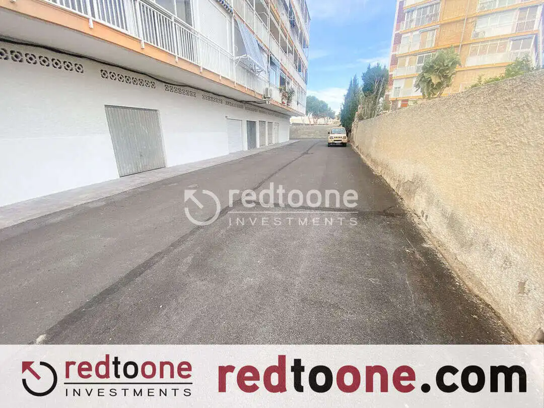 Vista exterior de Pis en venda en Alicante / Alacant amb Jardí privat, Terrassa i Traster