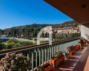 Exterior view of Flat for sale in  Barcelona Capital  with Air Conditioner, Heating and Private garden