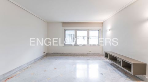 Photo 2 of Flat for rent in Almagro, Madrid Capital