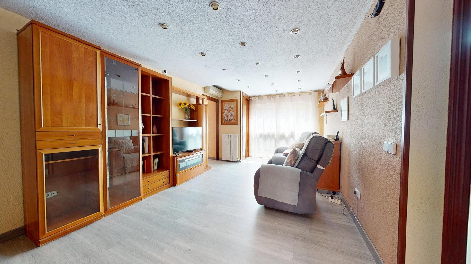 Sala de estar de Piso en venta en  Madrid Capital con Calefacción, Terraza y Balcón