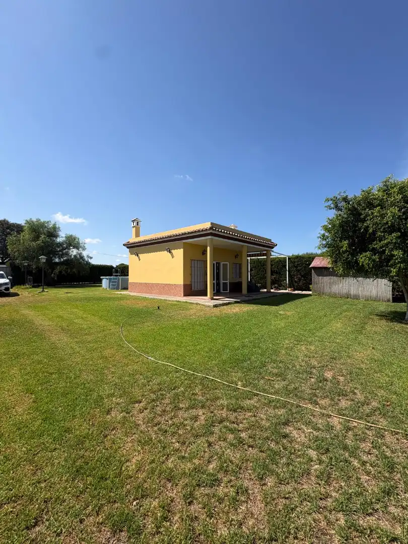 Jardín de Finca rústica en venta en Chipiona con Amueblado