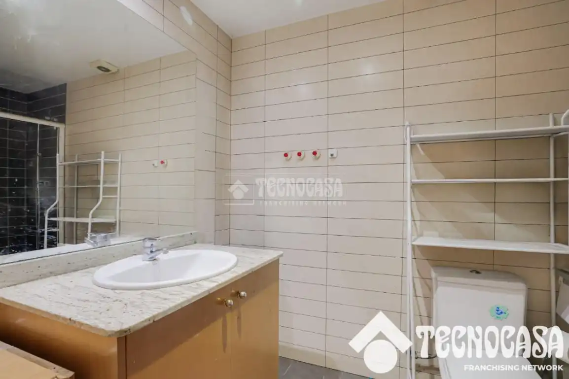 Bany de Pis en venda en Mataró amb Aire condicionat, Parquet i Terrassa