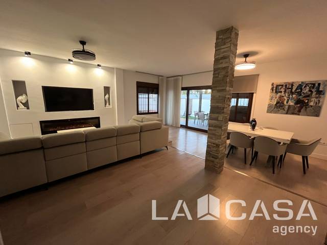 Casa adosada en Venta en Condequinto