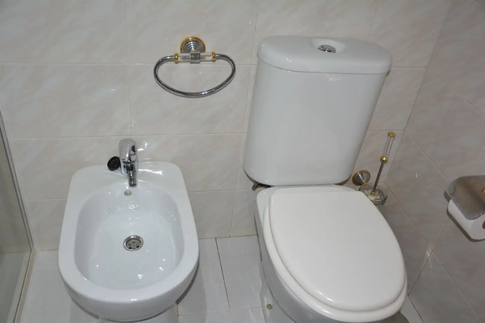 Bathroom of Flat for rent in Culleredo  with Heating and Furnished