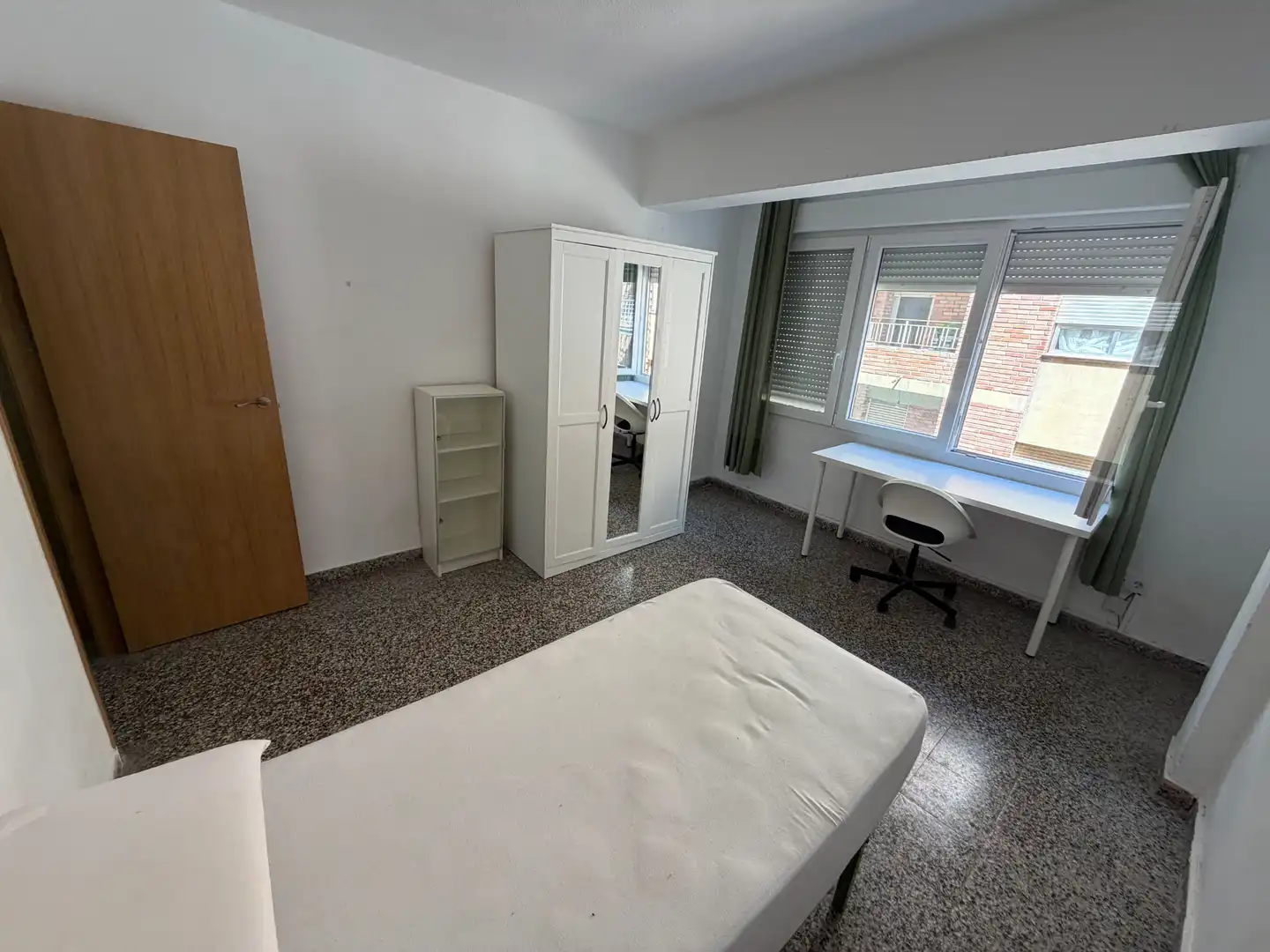 Habitación de Piso de alquiler en Murcia con Amueblado, Horno y Lavadora