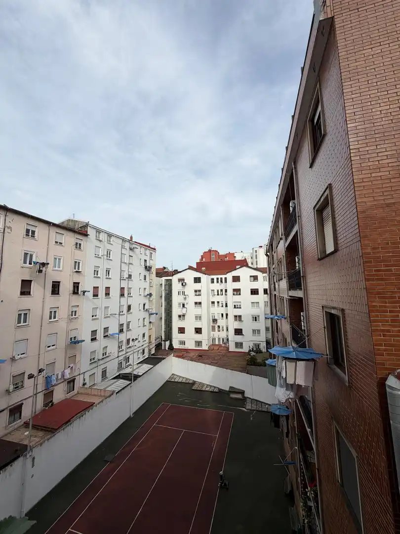 Vista exterior de Piso en venta en Bilbao  con Calefacción y Balcón