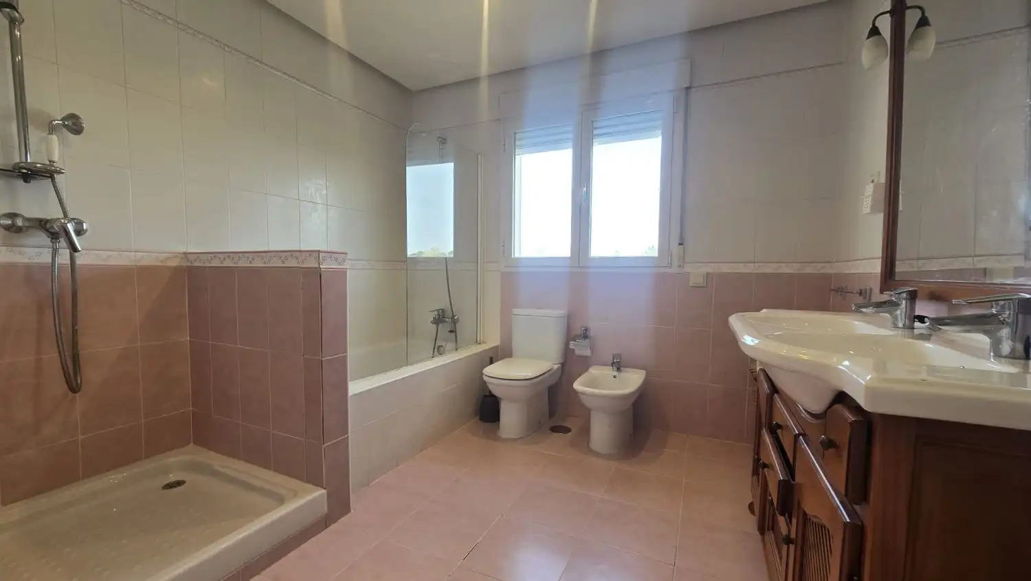 Bany de Casa o xalet de lloguer en Algete amb Calefacció, Terrassa i Traster