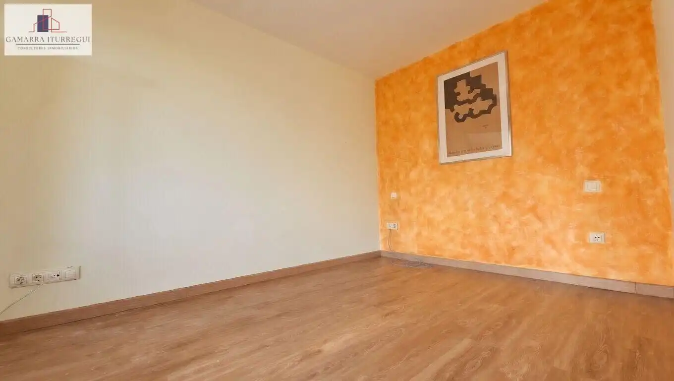 Bedroom of Office for rent in Tres Cantos  with Air Conditioner, Heating and Furnished