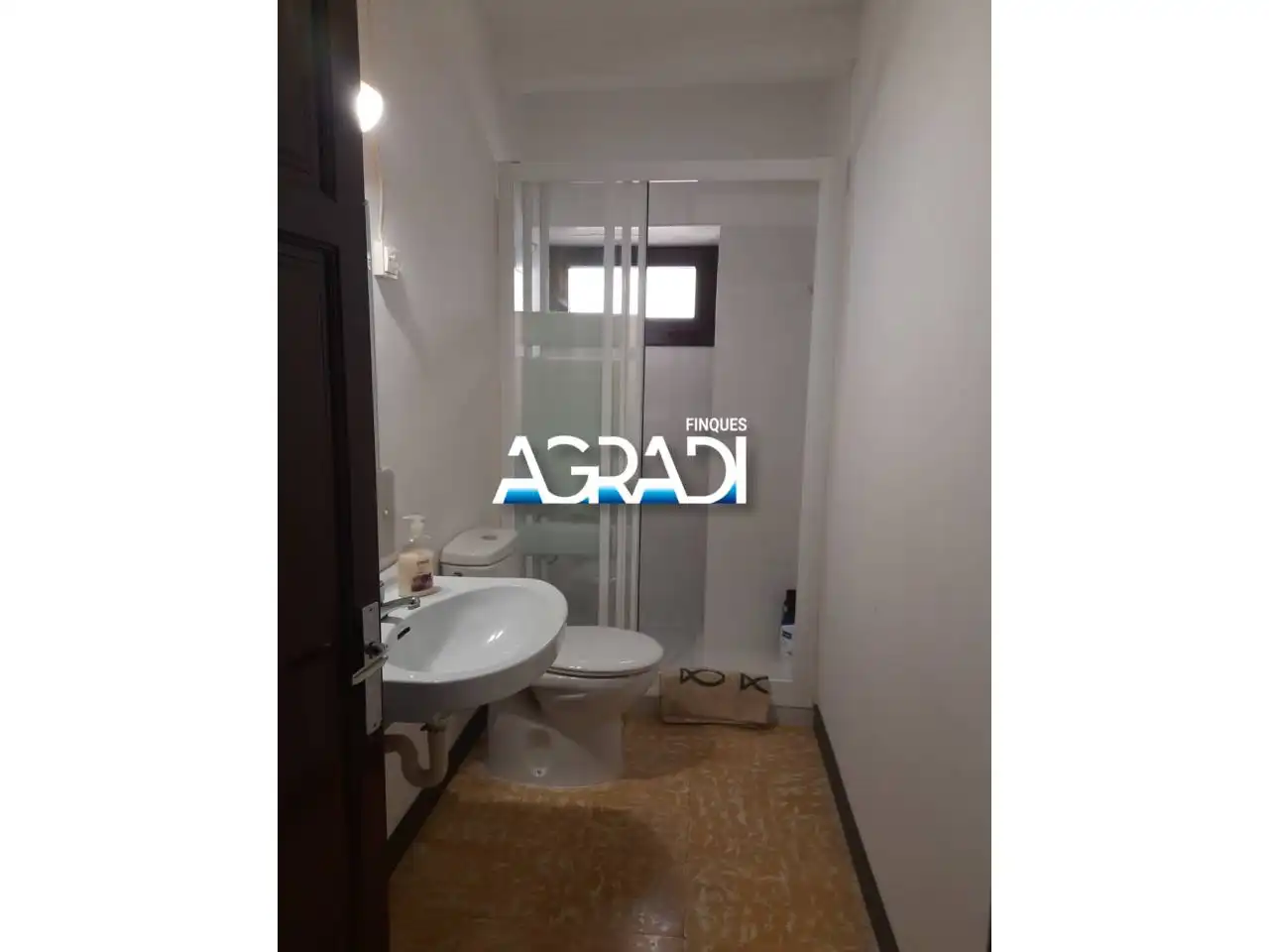 Bathroom of Houses for sale in Ginestar