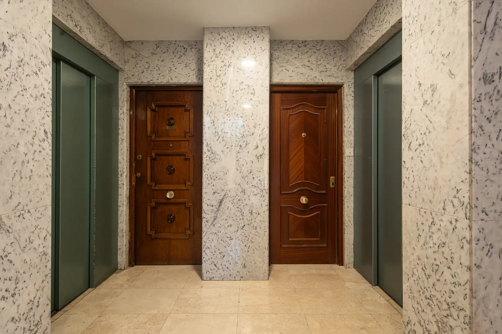 Flat for sale in Granada  with Air Conditioner, Parquet flooring and Terrace