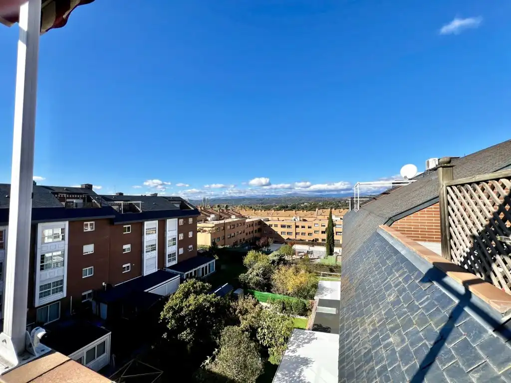 Vista exterior de Dúplex en venda en Las Rozas de Madrid
