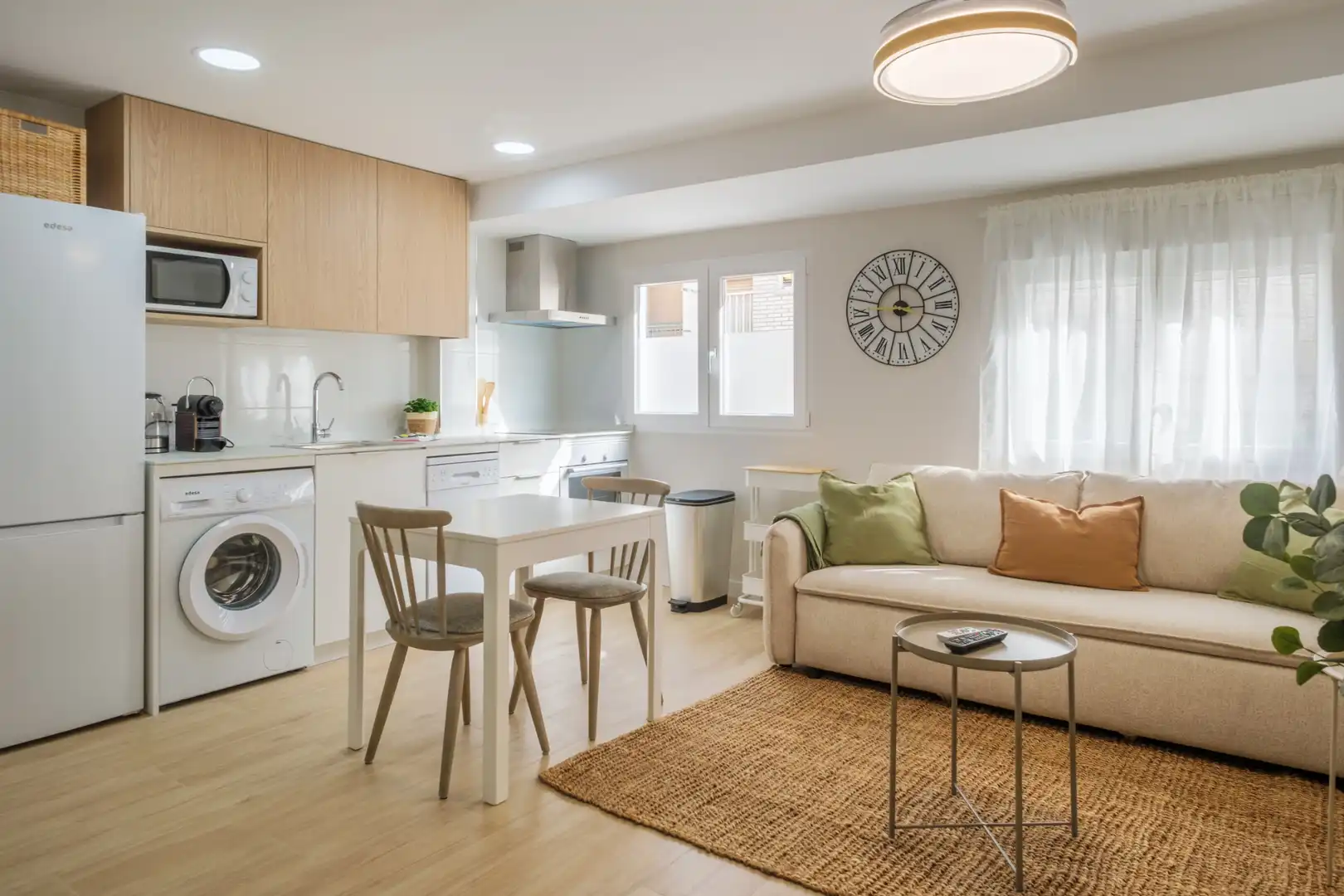 Sala de estar de Apartamento de alquiler en Zaragoza con Amueblado y Balcón