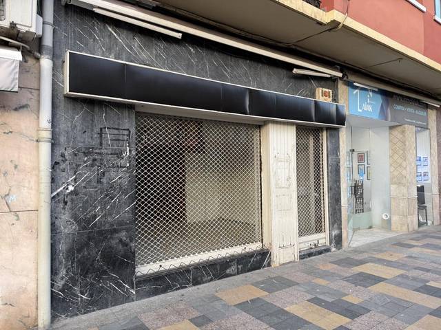 Local comercial en Alquiler en Nafarroa Hiribidea en Centro - Mendibil - Santiago