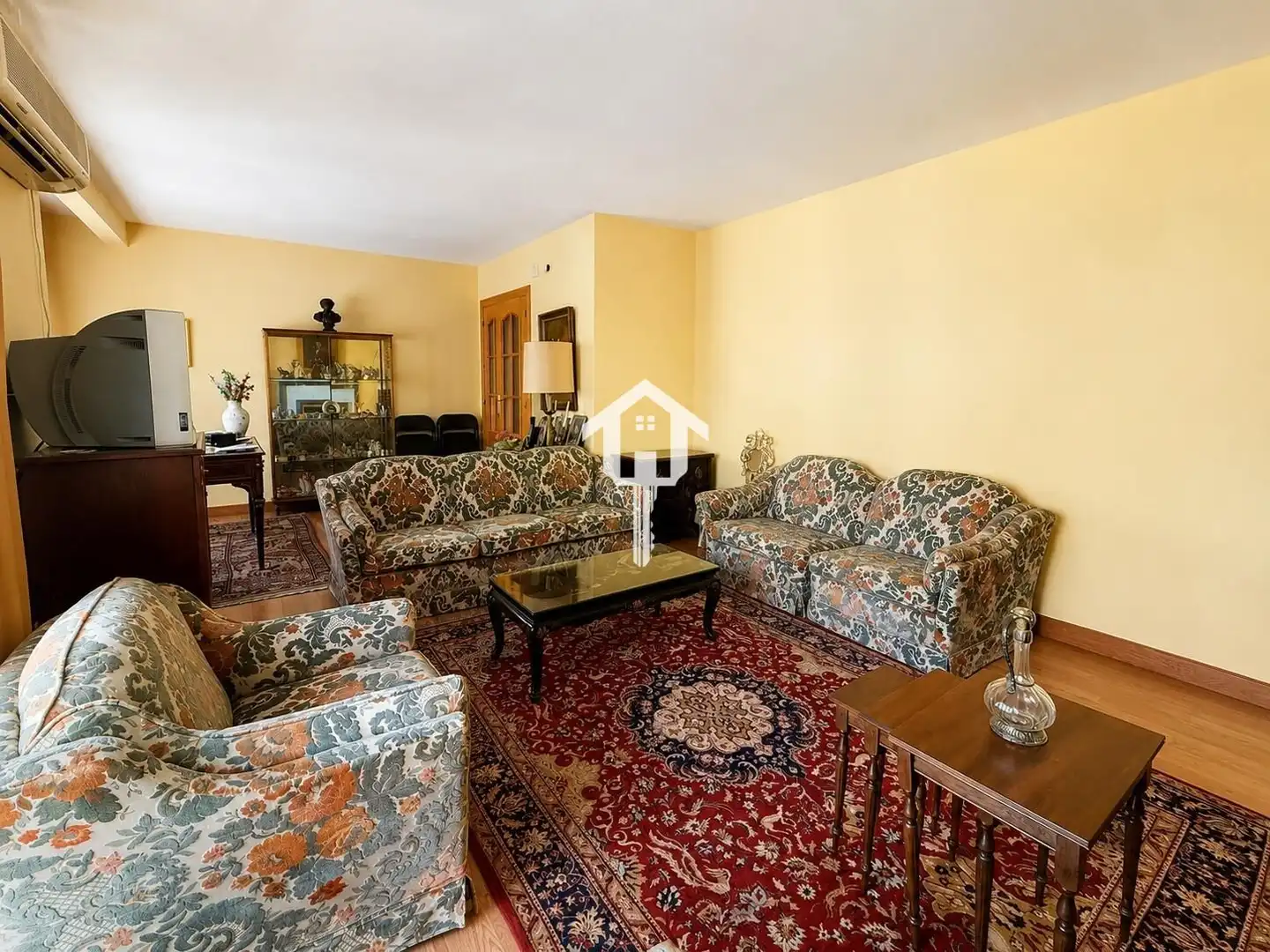 Sala de estar de Piso en venta en Alicante / Alacant con Aire acondicionado, Calefacción y Amueblado
