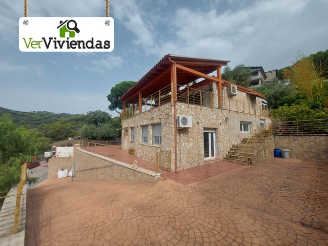 Casa-chalet en Venta en Carrer Muntanya, 17 en Castellví de Rosanes