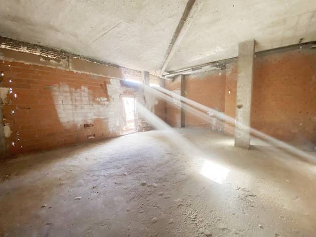 Local comercial en Venta en Calle Río Guadiana en El Nido - Las Fuentes