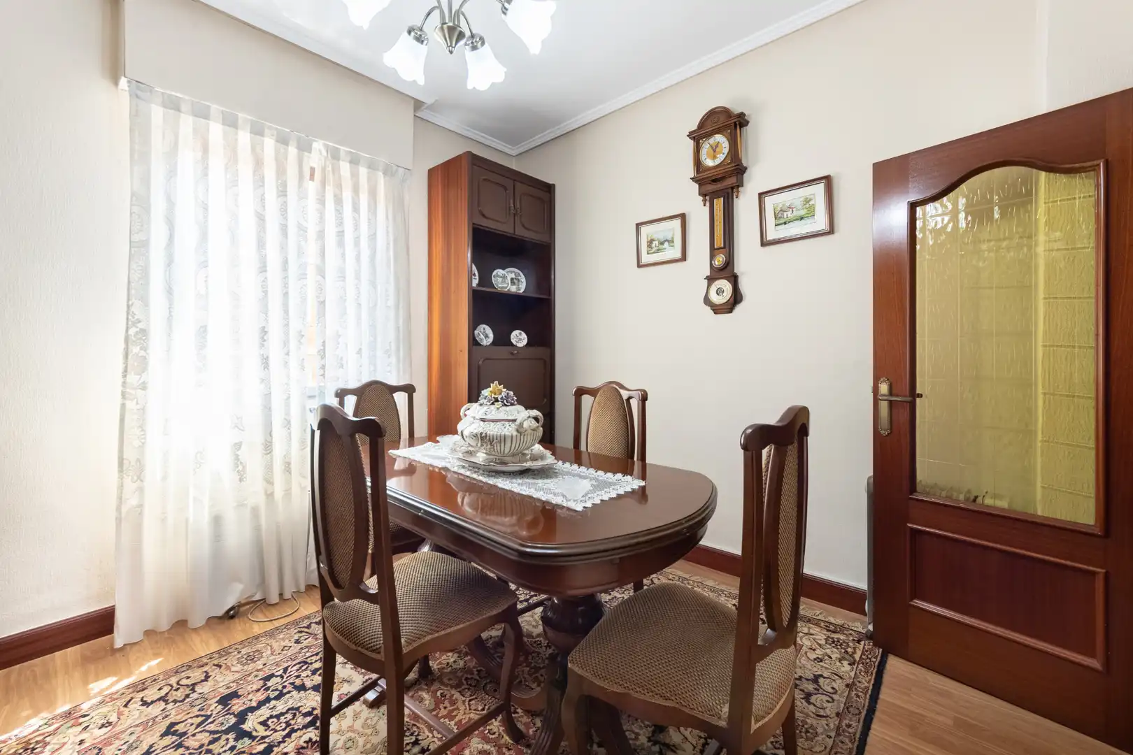 Comedor de Piso en venta en Bilbao  con Amueblado y Balcón
