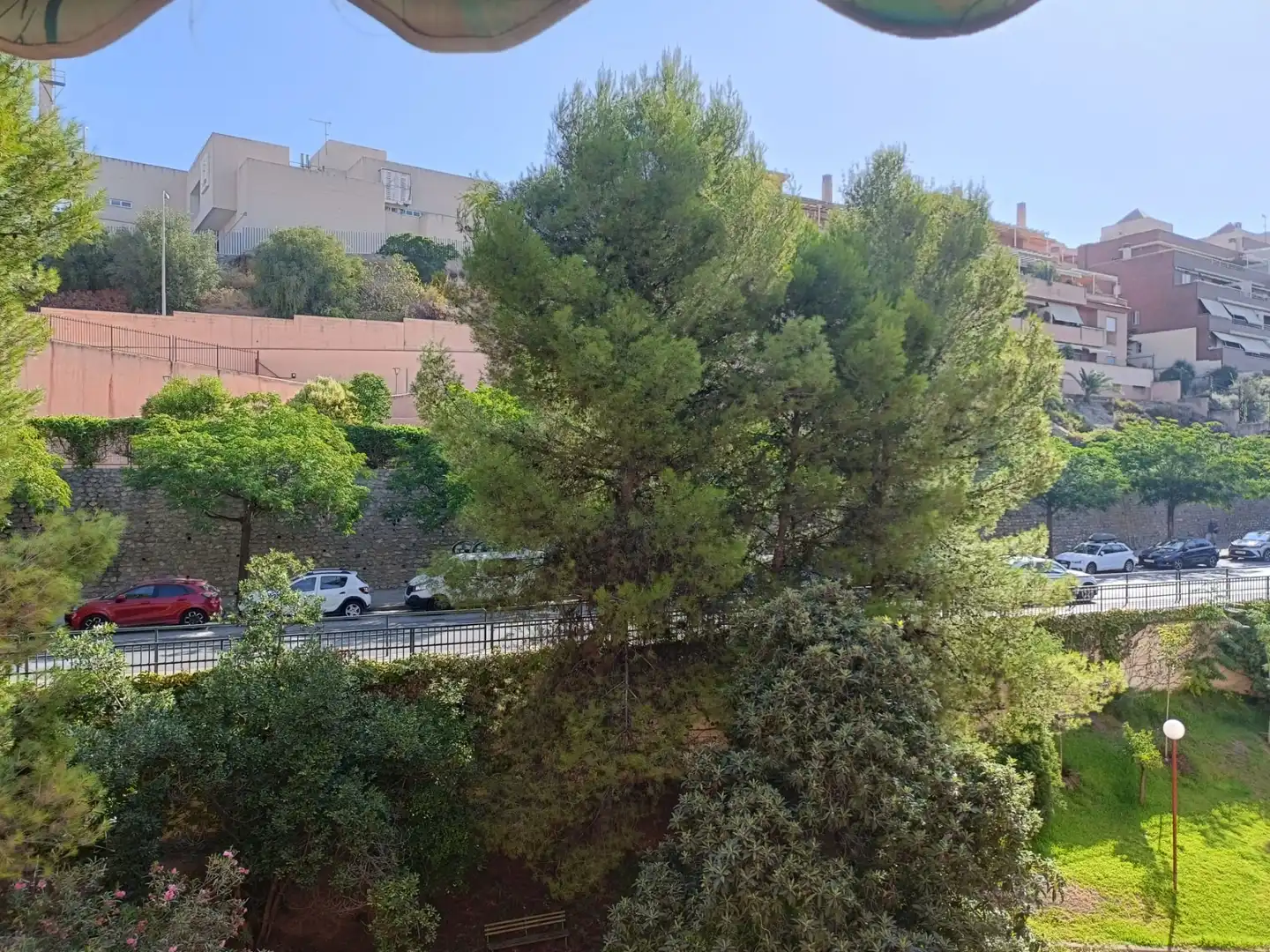 Vista exterior de Piso de alquiler en Granada con Aire acondicionado, Calefacción y Amueblado