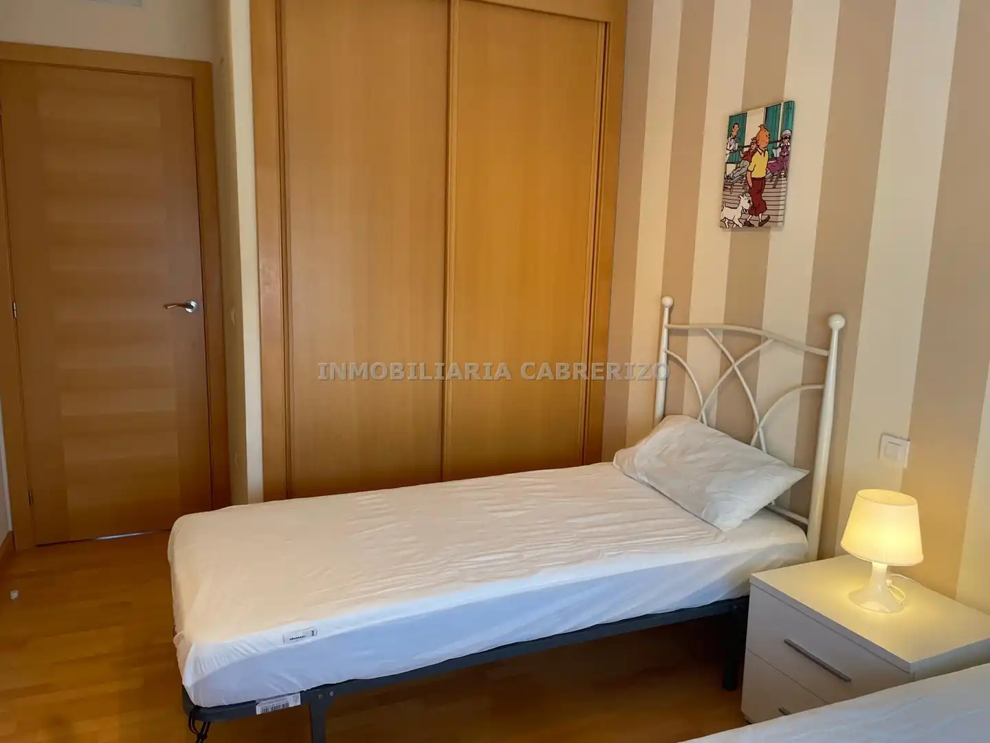 Dormitori de Apartament de lloguer en  Logroño amb Calefacció, Parquet i Terrassa