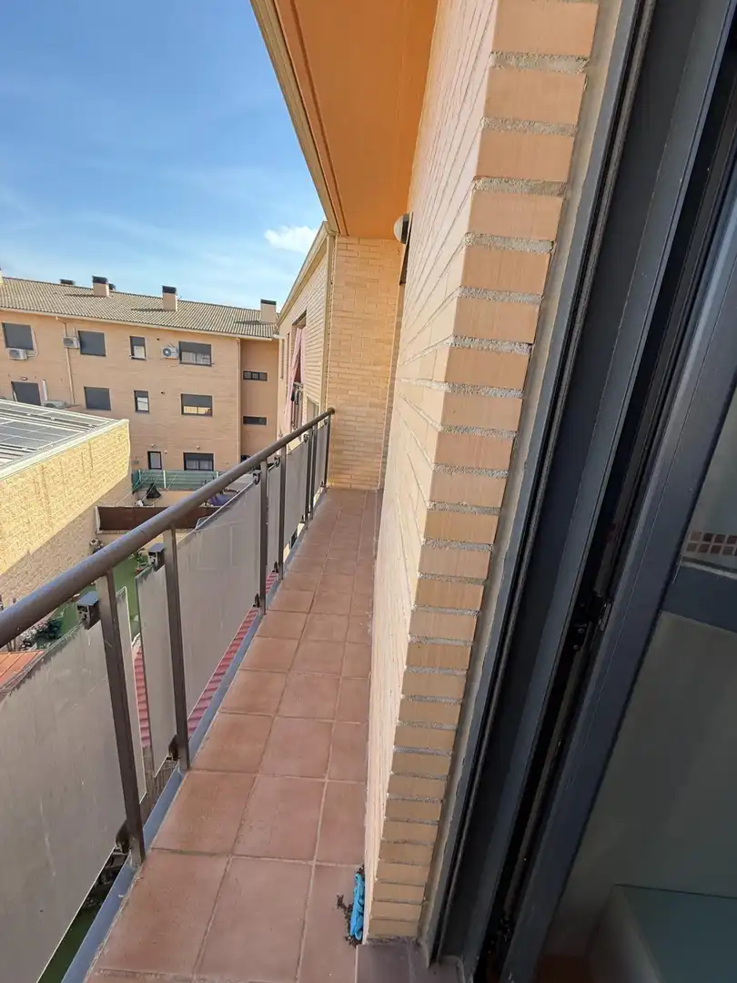Terraza de Piso en venta en Pinseque con Balcón