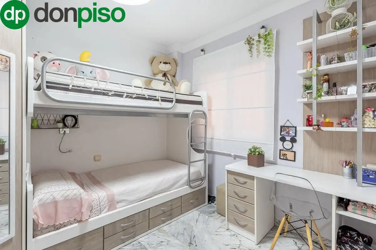 Schlafzimmer von Wohnung zum Verkauf in Granada mit Klimaanlage und Terrasse