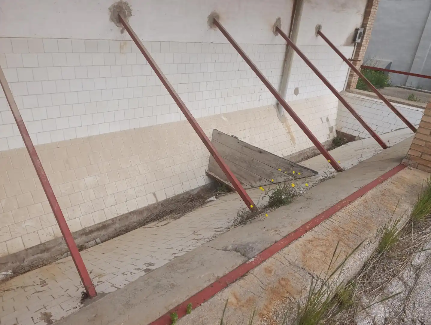 Aparcament de Nau industrial en venda en Albaida