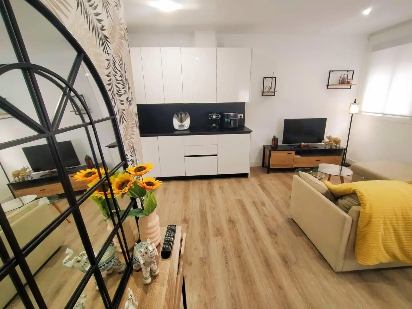 Cuina de Pis en venda en Málaga amb Aire condicionat, Jardí privat i Moblat