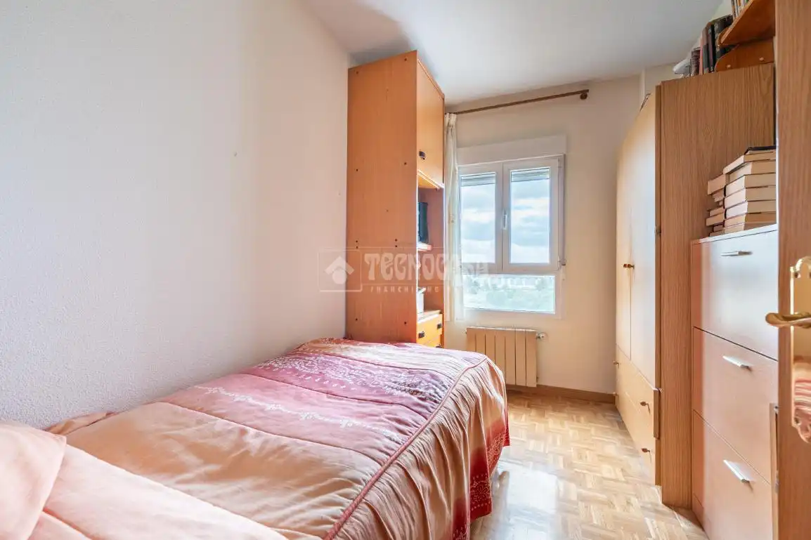 Habitación de Piso en venta en Madrid con Trastero