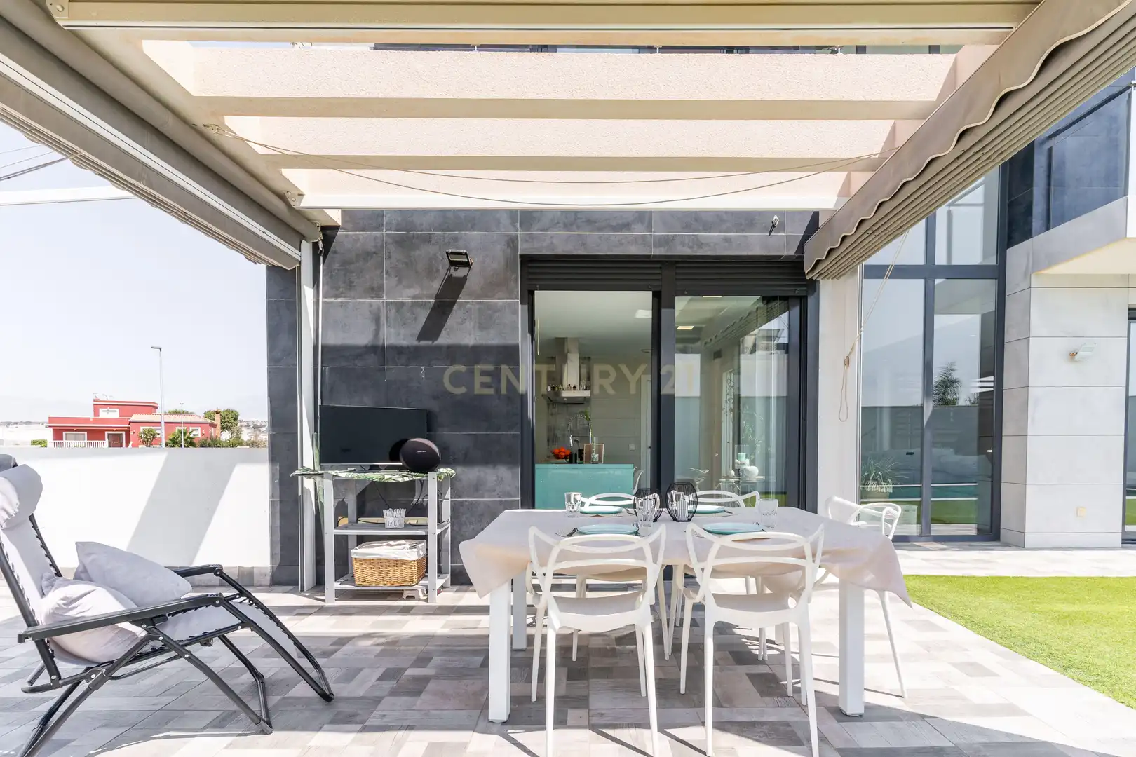 Terrassa de Casa o xalet en venda en El Ejido amb Aire condicionat, Jardí privat i Traster