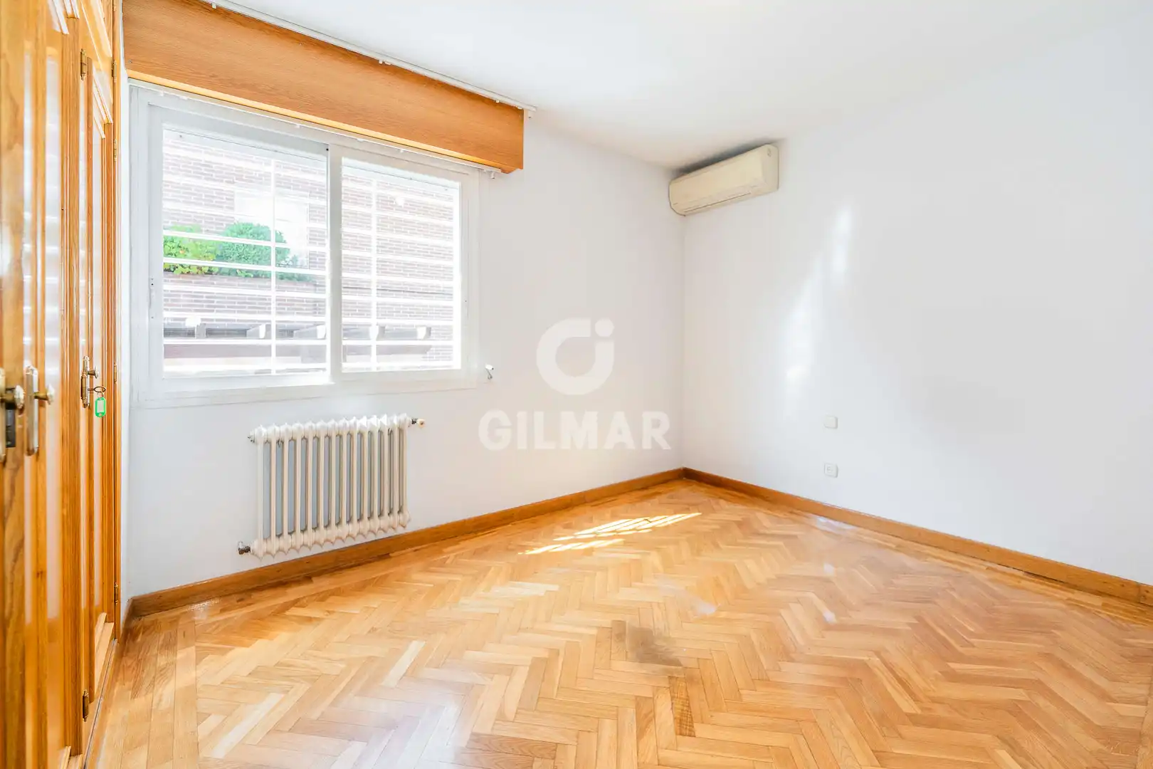 Bedroom of Detached homes for sale in Madrid  with Heating, Private garden and Swimming Pool