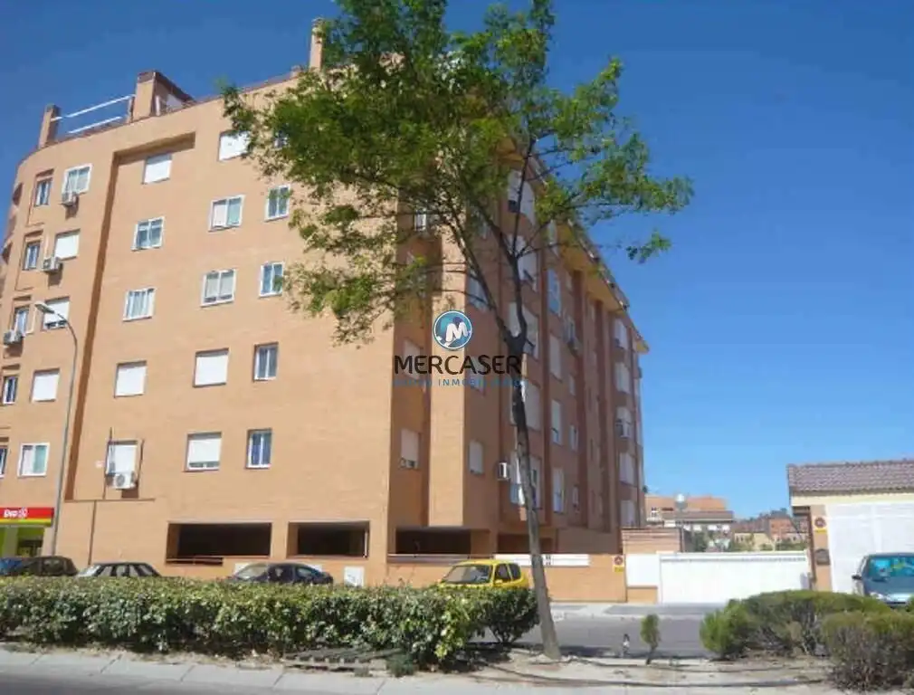 Exterior view of Flat for sale in Valdemoro  with Private garden, Storage room and Community pool