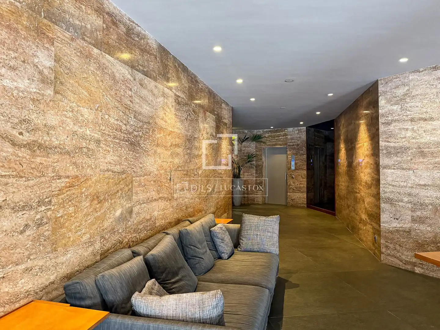 Flat for sale in Barcelona  with Air Conditioner, Heating and Parquet flooring