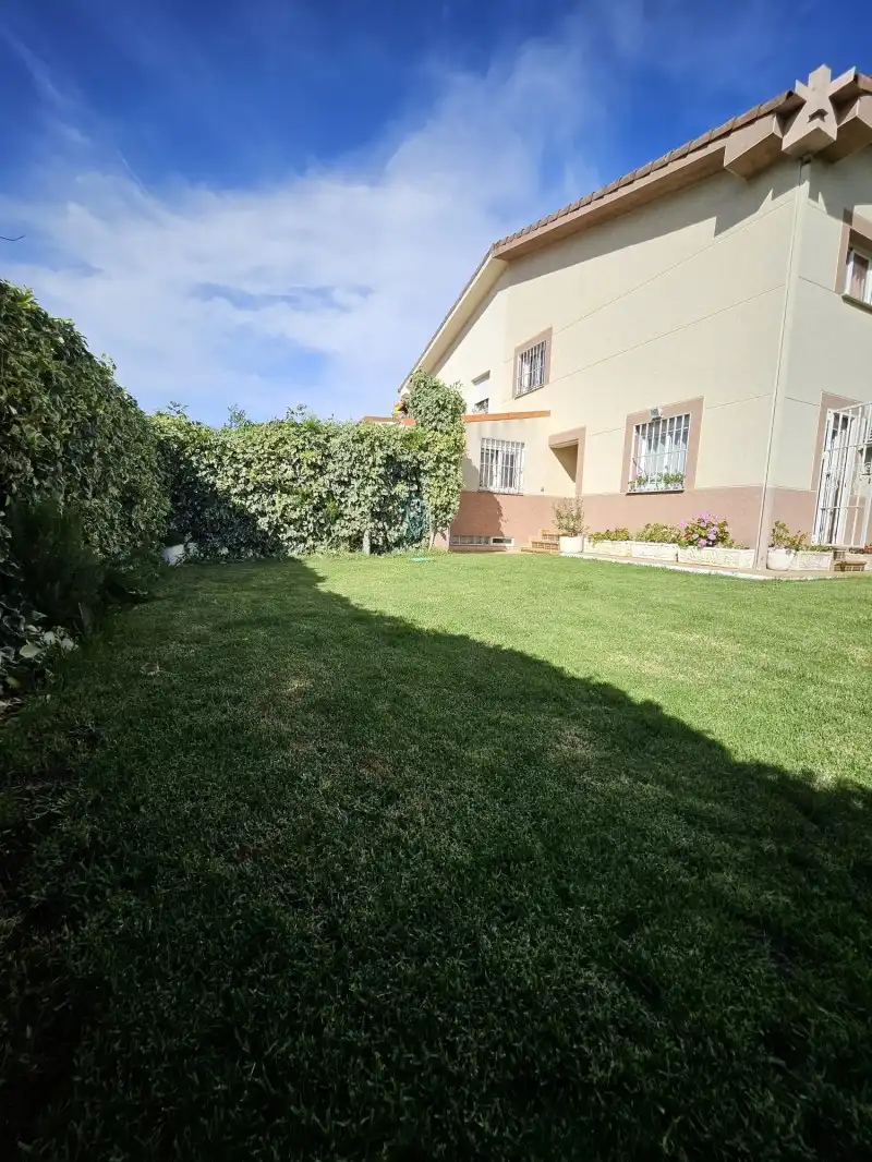 Jardí de Casa o xalet en venda en Cáceres amb Aire condicionat, Calefacció i Traster