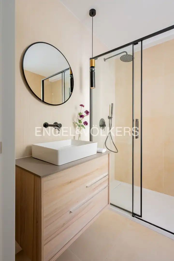 Bathroom of Flat for sale in Madrid  with Air Conditioner, Heating and Terrace