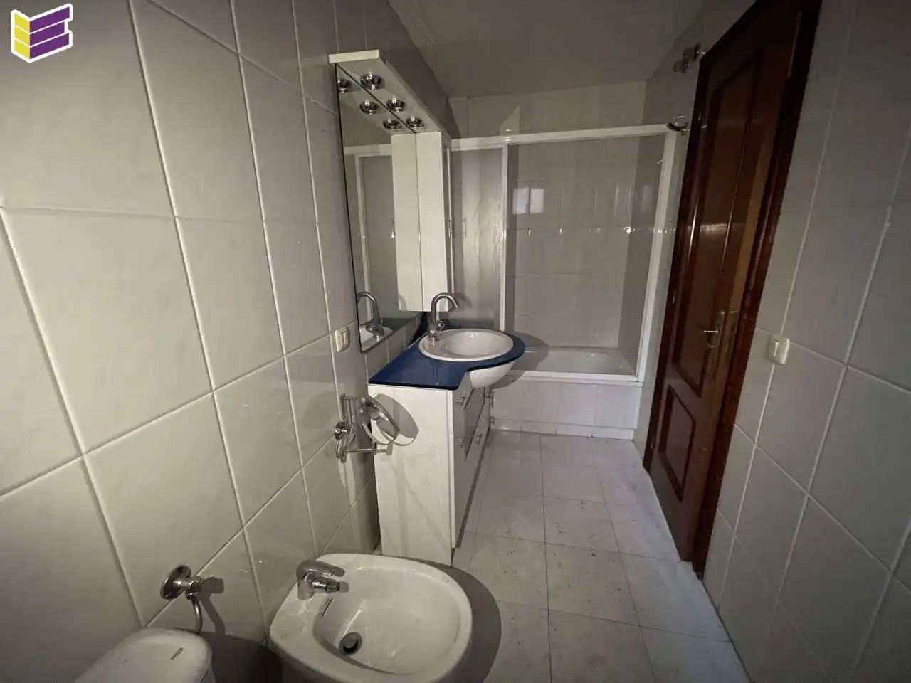 Bathroom of Flat for sale in Vigo   with Heating, Parquet flooring and Terrace