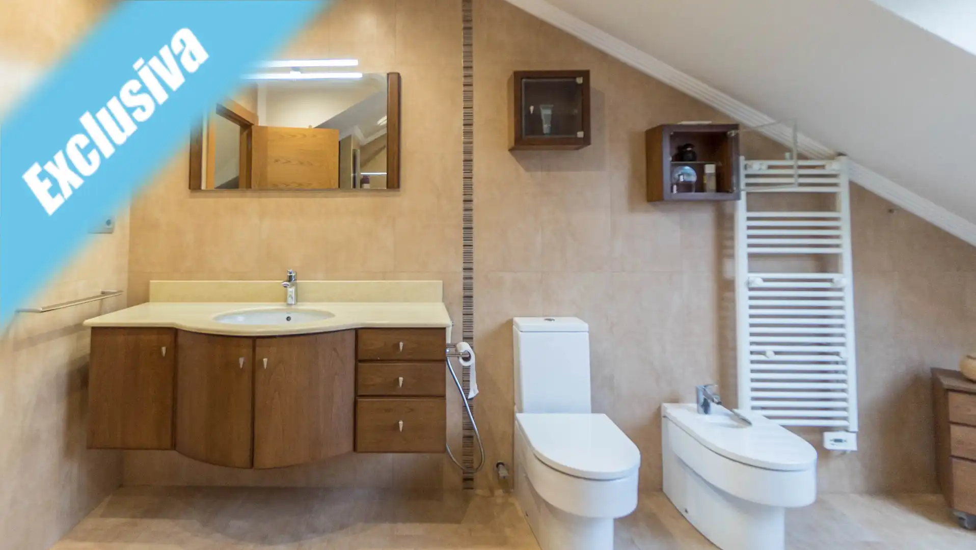 Bathroom of Houses for sale in Bárcena de Cicero  with Air Conditioner, Heating and Private garden