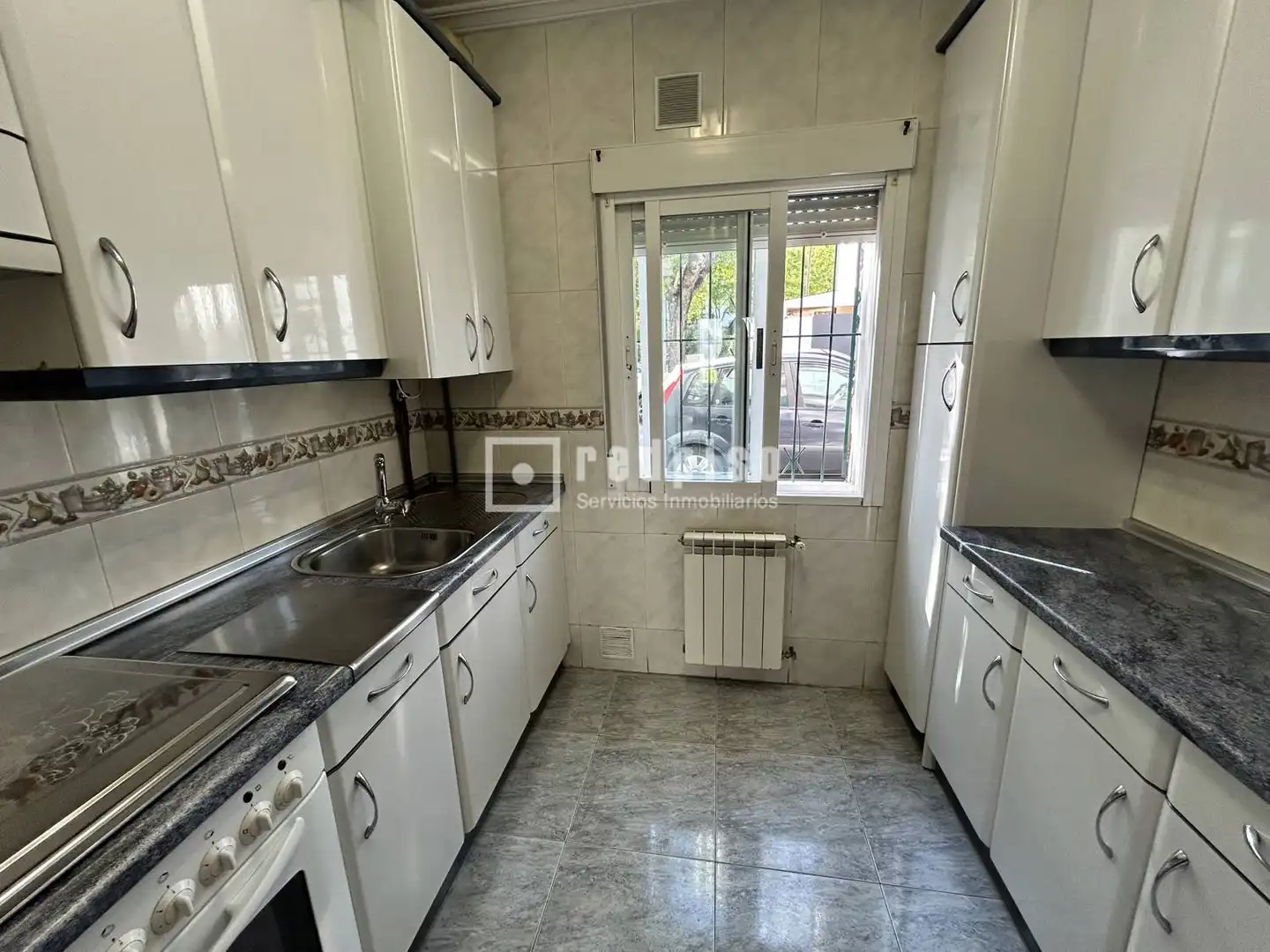 Kitchen of Flat for sale in Madrid  with Heating, Private garden and Terrace