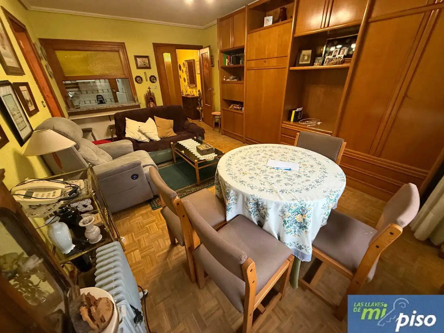 Sala de estar de Piso en venta en Valladolid con Calefacción, Parquet y Amueblado