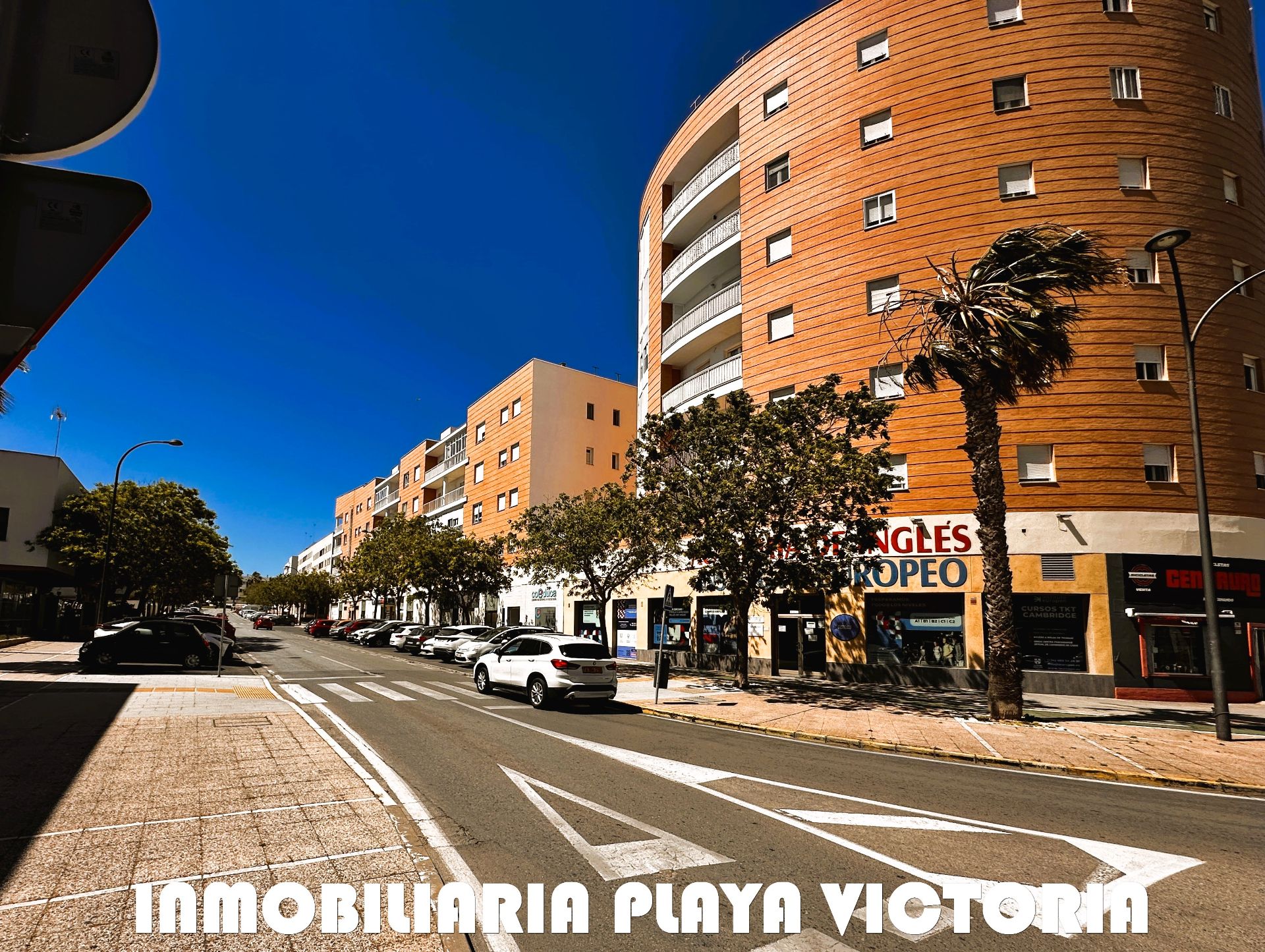 Vista exterior de Local en venda en San Fernando amb Aire condicionat i Alarma
