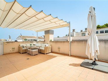 Flat with pool for sale in Ponent
