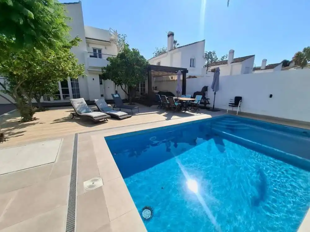 Piscina de Casa o chalet de alquiler en Benamara - Atalaya