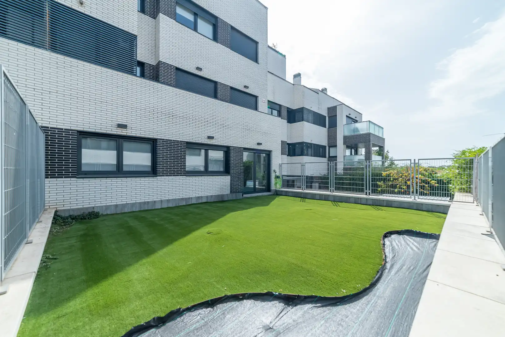 Vista exterior de Planta baja en venta en Boadilla del Monte con Aire acondicionado, Calefacción y Jardín privado