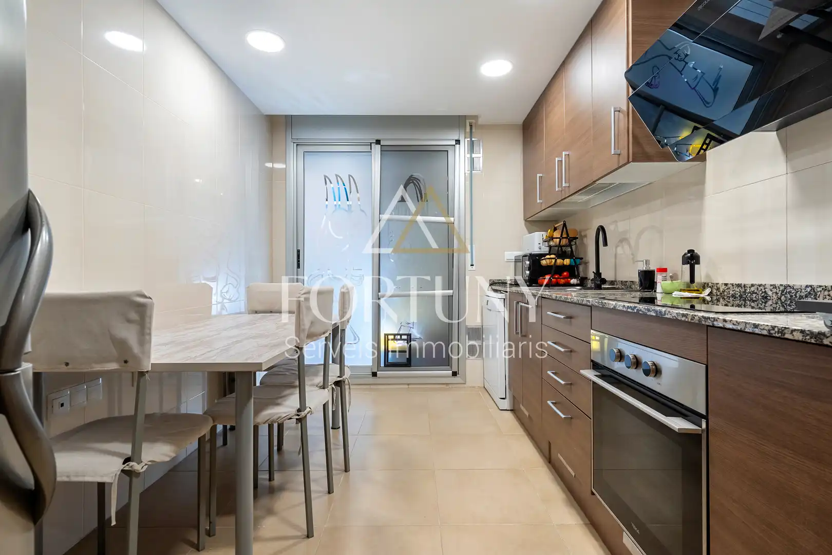 Kitchen of Flat for sale in Reus  with Air Conditioner, Swimming Pool and Balcony